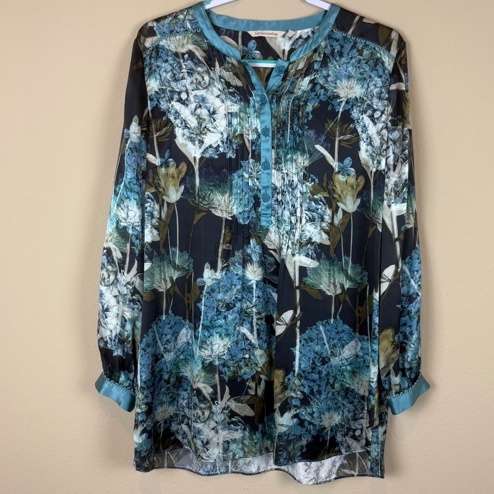 Soft Surroundings Blue/Black Floral Long Sleeve Button V-Neck Silk-Like Blouse